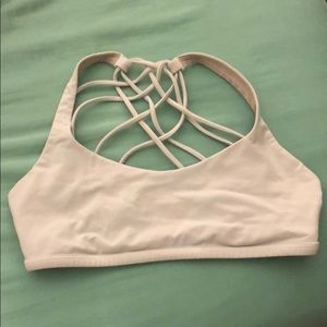 Lululemon Free to be wild